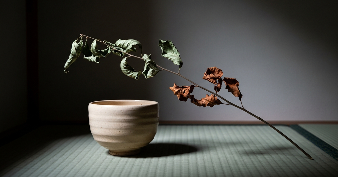 Wabi-Sabi Wallpaper: Choosing Walls That Rest the Eye and Quiet the Room
